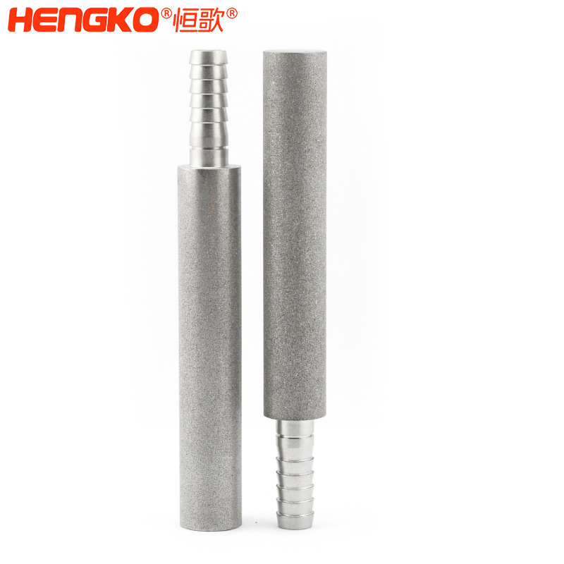 不銹鋼粉末燒結(jié)曝氣頭擴(kuò)散器孔隙率高流通速度快，用于臭氧發(fā)生器